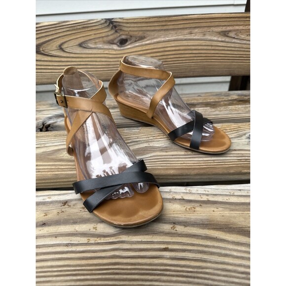 Kenneth Cole Reaction Black/Tan Wedge 1 Inch Sandals Size 7.5 - Picture 1 of 7